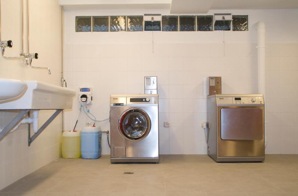 Bbk Bilbao Good Hostel Екстер'єр фото