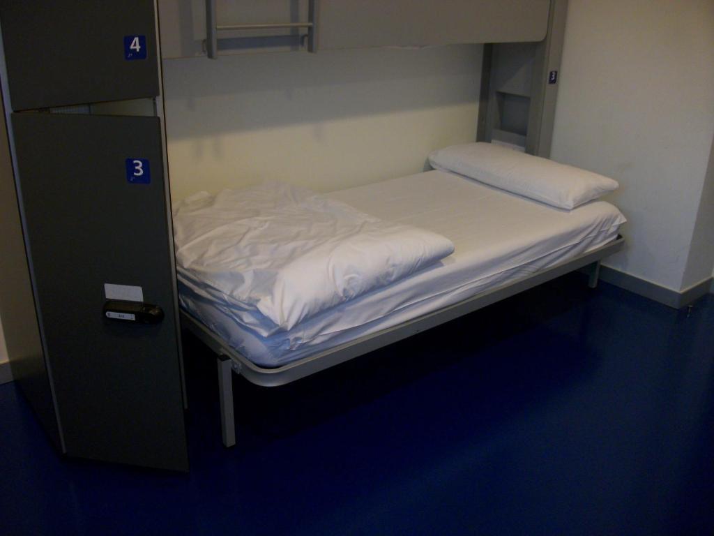 Bbk Bilbao Good Hostel Номер фото