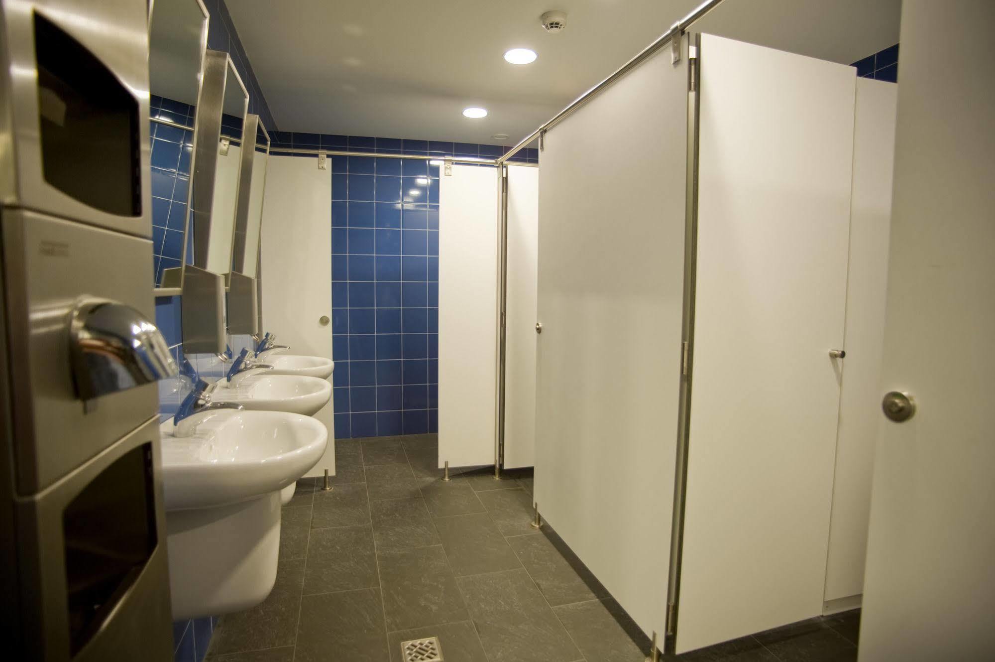 Bbk Bilbao Good Hostel Екстер'єр фото